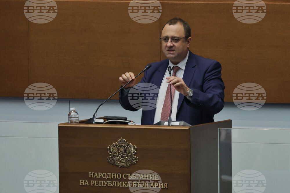 Министър Иван Иванов заяви по време на изслушване в парламента, че не е установено незаконно строителство по магистрала "Хемус"