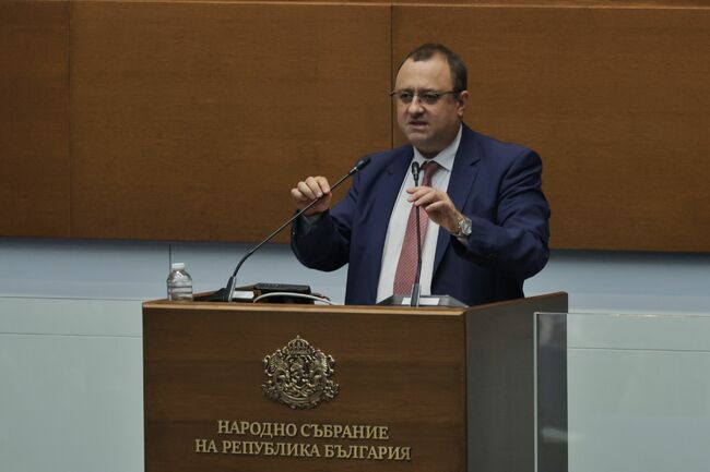 Министър Иван Иванов заяви по време на изслушване в парламента, че не е установено незаконно строителство по магистрала "Хемус"