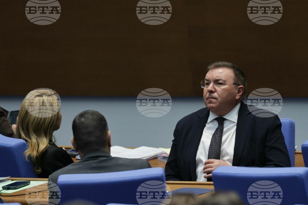 Парламент - заседание - Костадин Ангелов