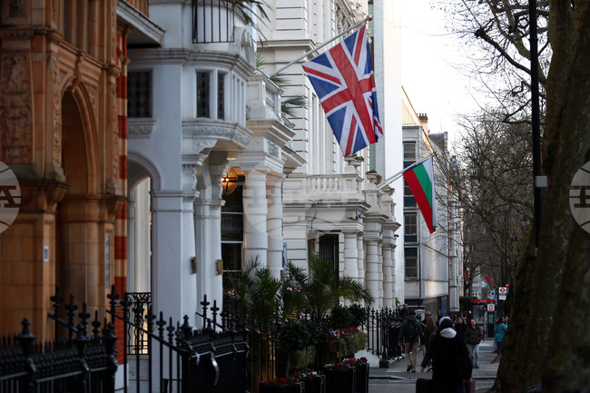 Благотворителен коктейл в подкрепа на жените с рак на гърдата ще се състои днес в Посолството на България в Лондон