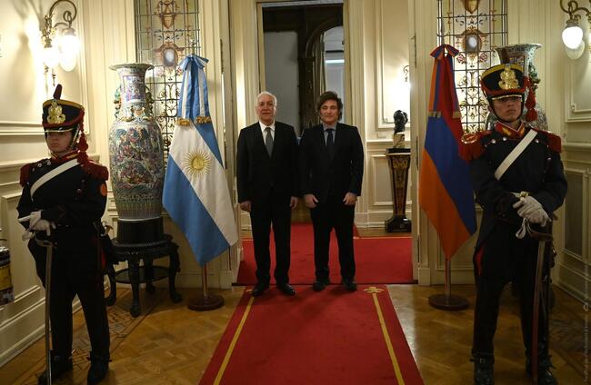 АРМЕНПРЕС: Арменският президент се срещна с аржентинския си колега