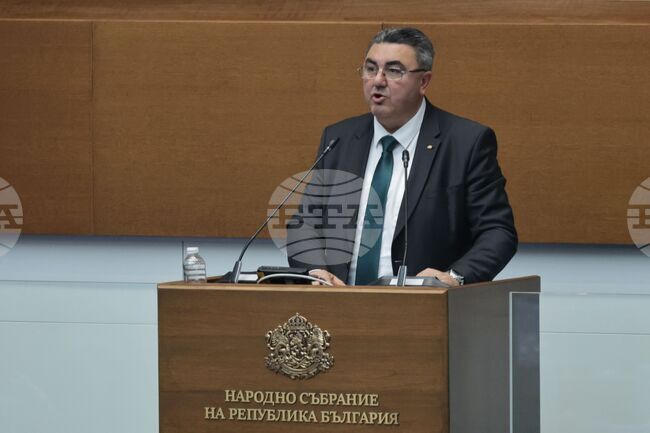 България е на хората и никой с мръсни пари и тъмно минало няма да ѝ наложи друго, заявиха в декларация от „Демокрация, права и свободи“ – ДПС