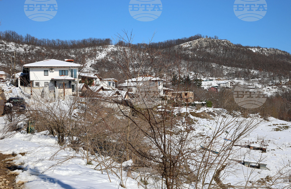 Част от съоръженията в планините не работят заради вятър или оголени писти