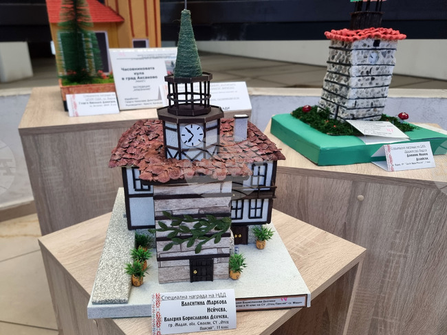 На православните храмове е посветен тазгодишният национален конкурс за макети на Общинския детски комплекс във Варна