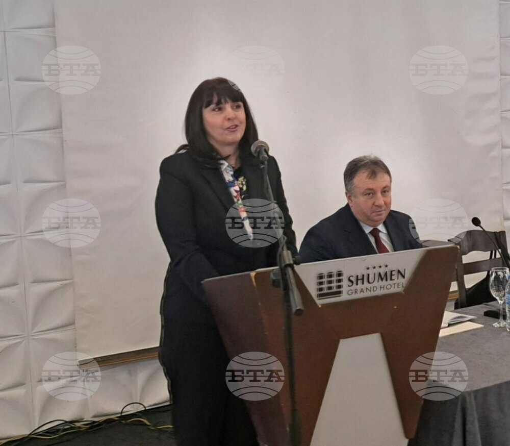 Заместник-министър Ефремова поздрави кмета на Шумен и социалните работници за широкия спектър от социални услуги в общината