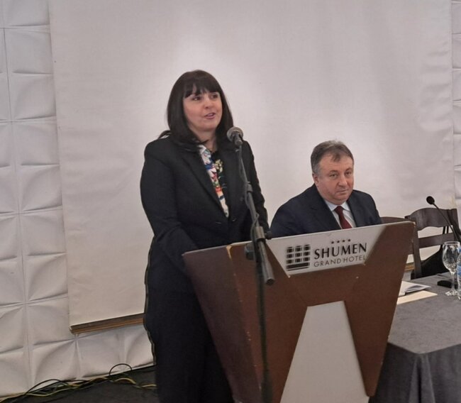 Заместник-министър Ефремова поздрави кмета на Шумен и социалните работници за широкия спектър от социални услуги в общината