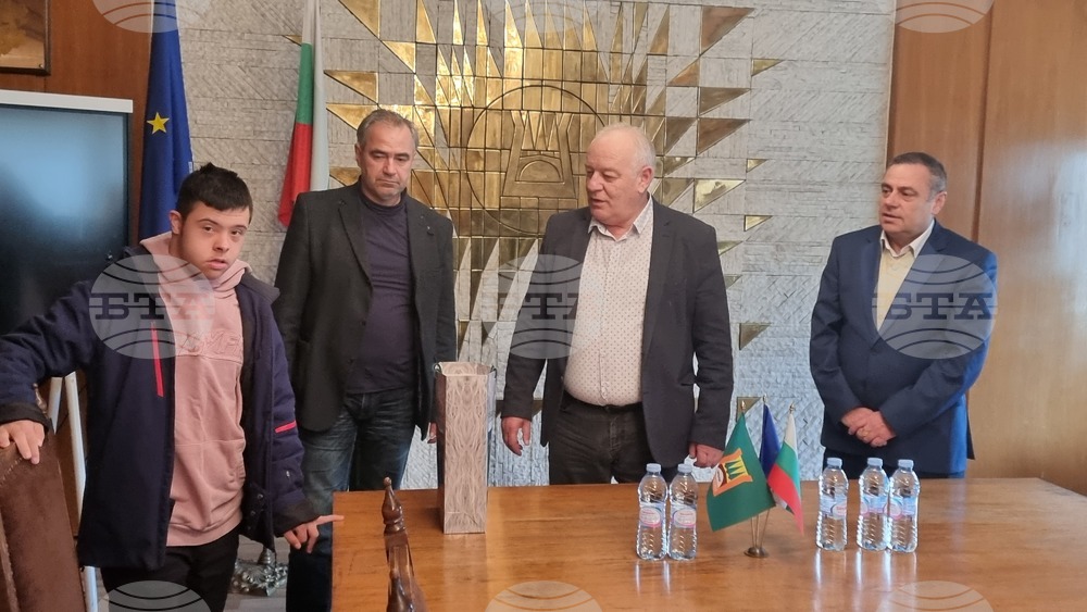 Максим Петковски от Смолян спечели сребърен медал на "Спешъл Олимпикс" в Торино