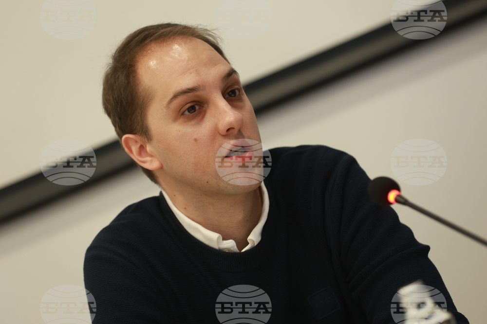 Европейската общност трябва да бъде готова за разширяване, но и да даде сигнали за това, каза Георги Димитров от Центъра за европейска политика 