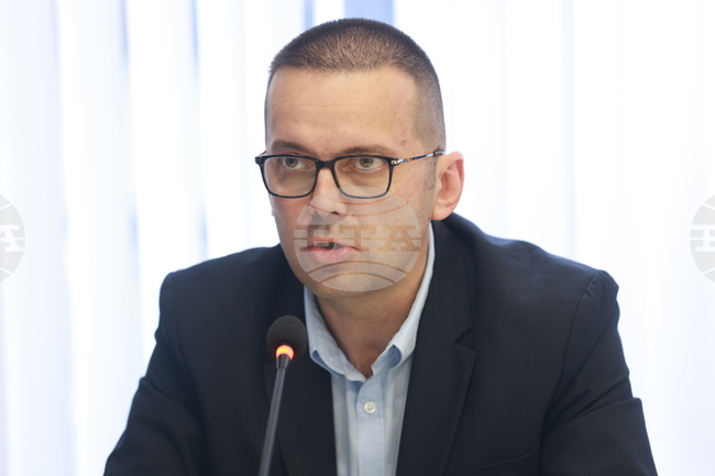 Имаме нужда от по-силни връзки с България, каза в Белград председателят на Общинския съвет В Цариброд Зоран Джуров