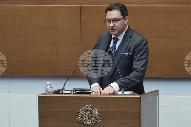 МВР прави проверка по публикуваните от сдружение "Боец" документи, каза Даниел Митов