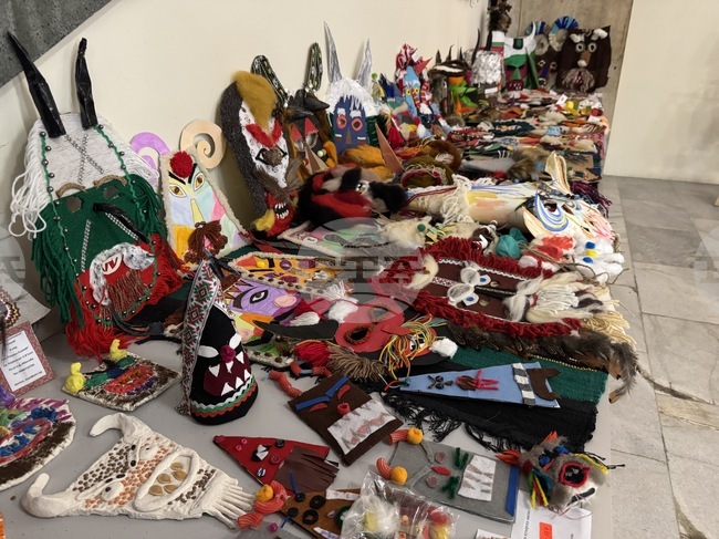 Деца от цялата страна са изработили над 1000 кукерски маски за конкурса "Сирни заговезни" в Казанлък
