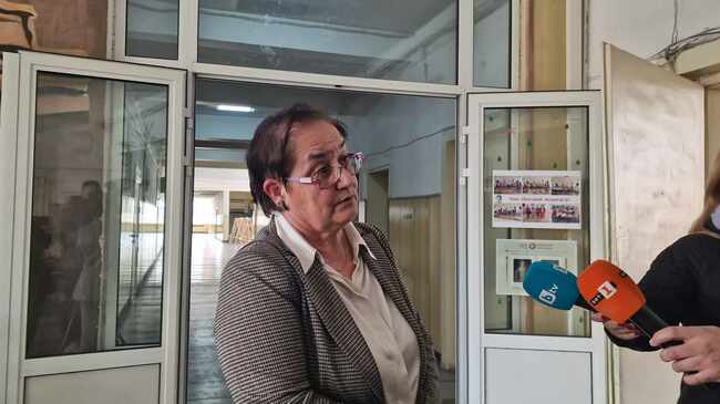 Местят в друго учебно заведение ученичките от Средно училище "Георги Брегов" в Пазарджик, удряли своя съученичка