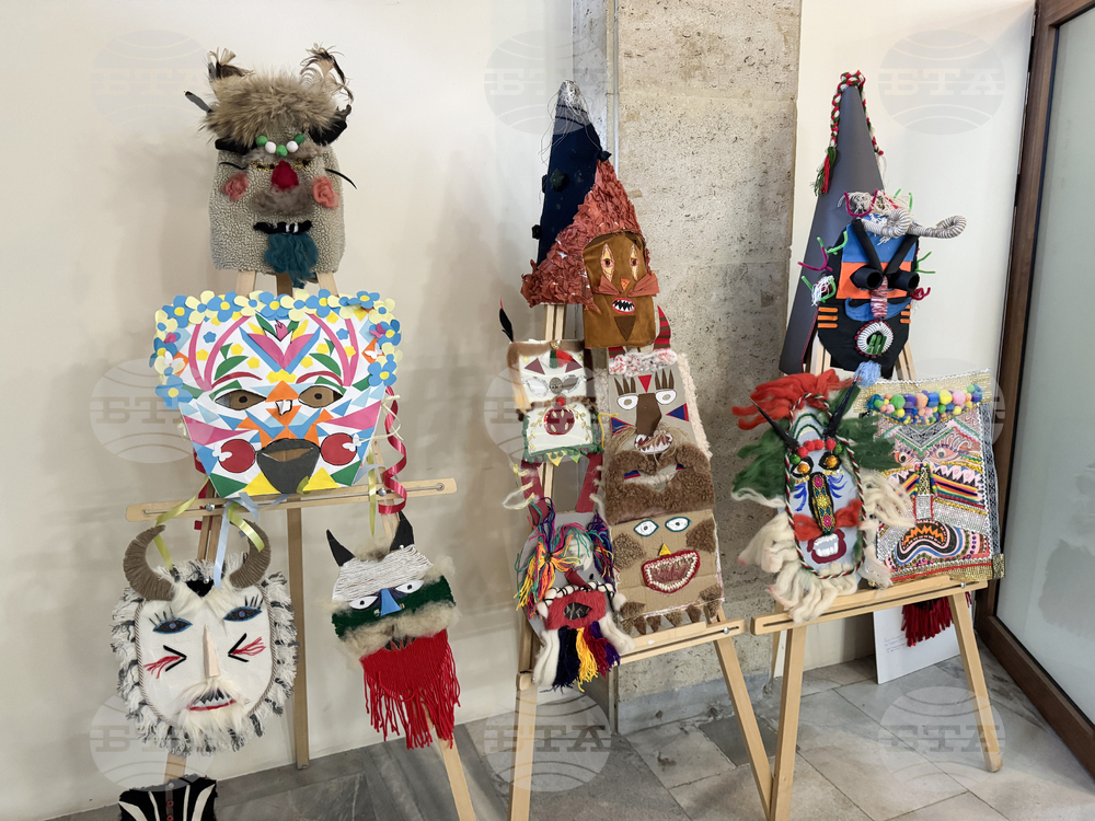 Казанлък - кукерски маски - изложба