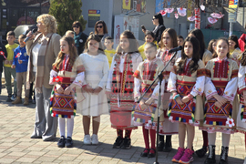 Петрич - Четвърто основно училище „Христо Смирненски” - посрещане на Баба Марта