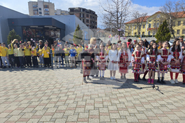 Петрич - Четвърто основно училище „Христо Смирненски” - посрещане на Баба Марта