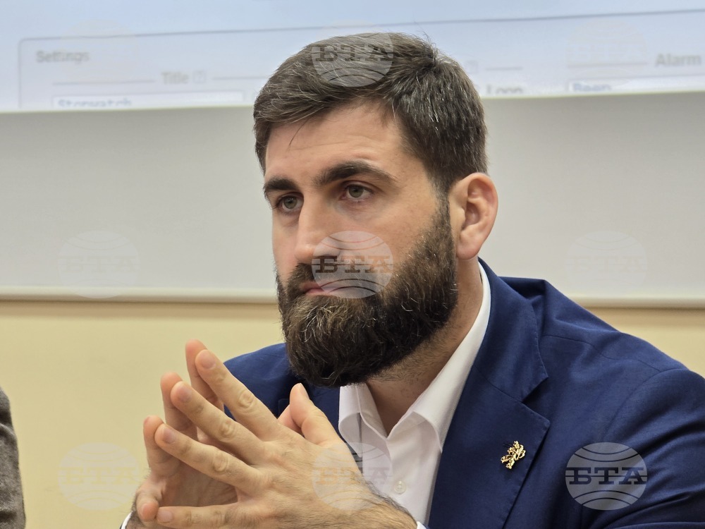 В Европа трябва да изградим собствен отбранителен капацитет, каза евродепутатът Андрей Новаков във Враца
