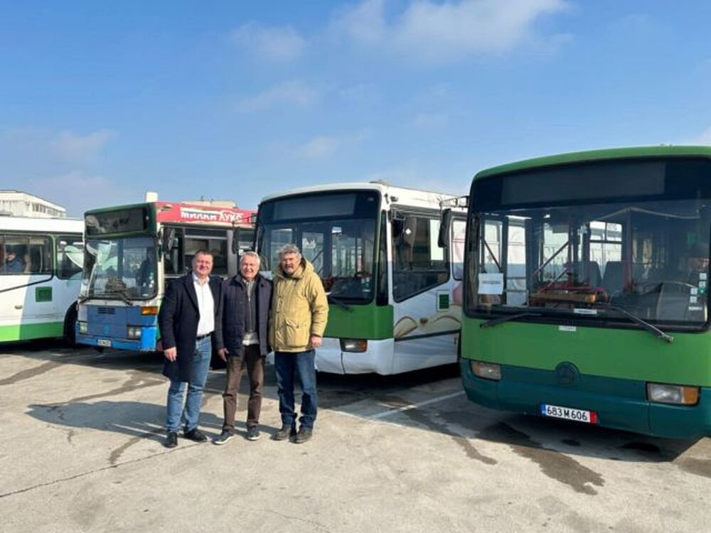 Bulgarian Community in Moldova Receives Donation of Five Buses from Varna Municipality