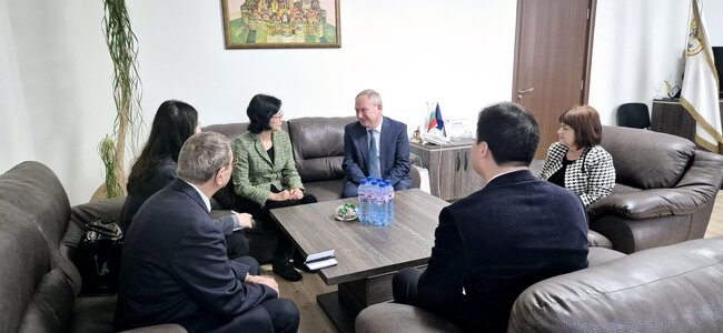 Сътрудничеството в икономиката, културата и туризма обсъдиха кметът на Търговище и временно управляващия посолството на Китай у нас 