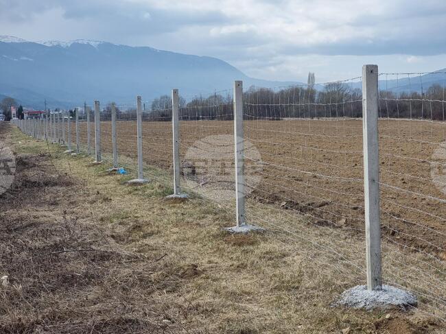 Монтирани са 3 км предпазна оградна мрежа на пътя I-6 в участъка Кюстендил - Ябълково