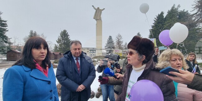 Впечатлена съм от социалните услуги в община Шумен, каза заместник-министърът на труда и социалната политика Наталия Ефремова 