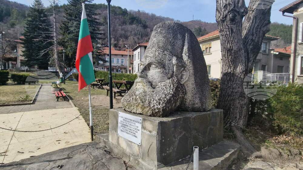 Troyan Keeps Memory of Revolutionary Archimandrite Hadzhi Makariy Alive 194 Years On