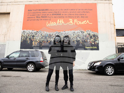 Две от основателките на „Герила Гърлс“ ще изнесат перформативна лекция в „Квадрат 500“. Снимка: Националната художествена галерия