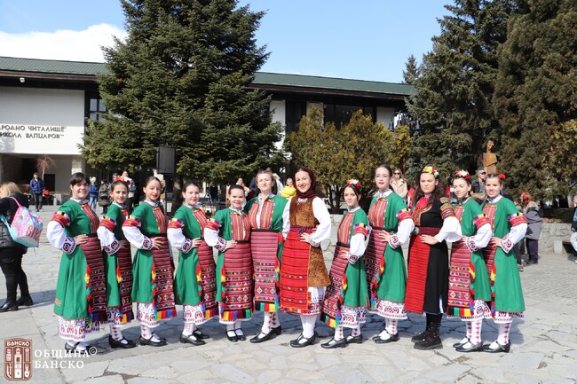 Ученици от Банско отбелязаха националния празник 3-ти март