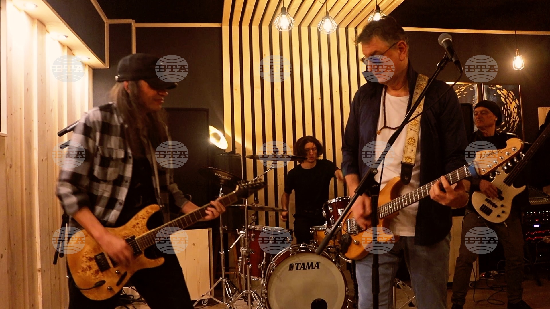 Grupul “Giriraja” prezintă al doilea lor album în concert  