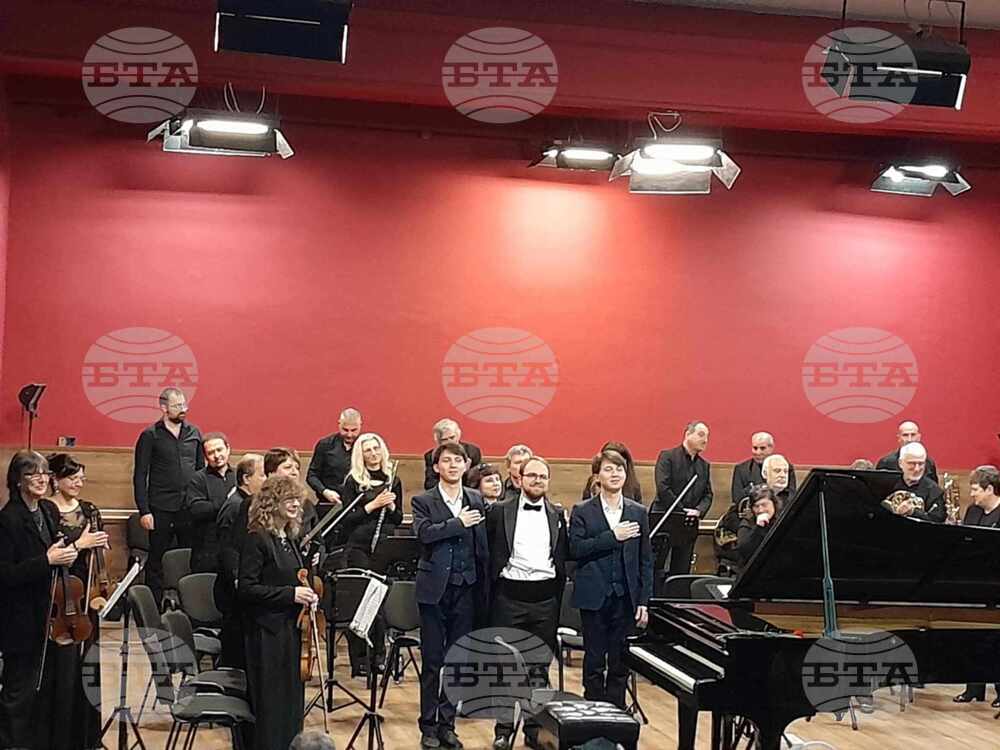 Шедьоври на Шопен звучаха в концерт на пианистите Хасан и Ибрахим Игнатови и Разградската филхармония