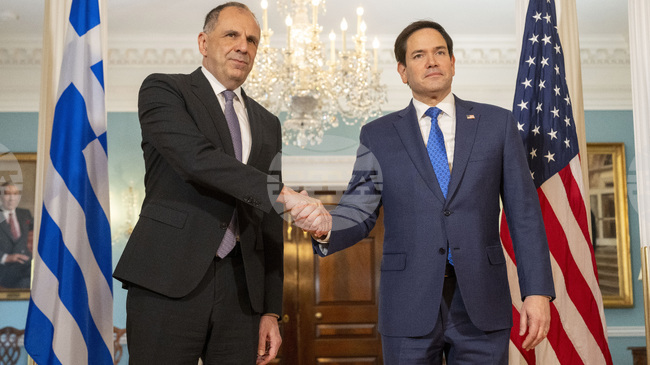 Гръцкият външен министър проведе телефонен разговор с американския си колега