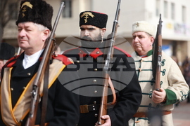 Етрополе - тържествено издигане на българския трибагреник