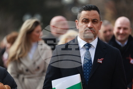 Етрополе - тържествено издигане на българския трибагреник