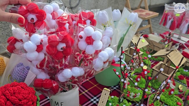 На 1 март българските майстори-занаятчии отново изненадват с иновативни и артистични мартеници