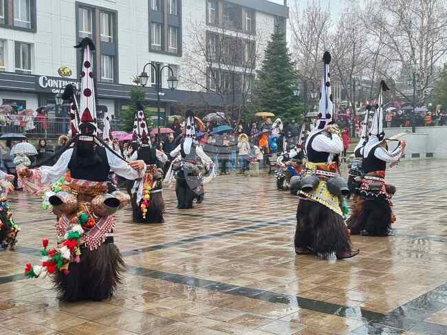В Карлово днес се провеждат маскарадни кукерски игри