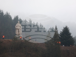 Етрополе - тържествено издигане на българския трибагреник