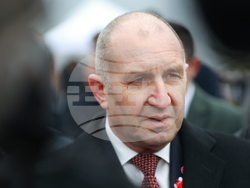 Етрополе - Румен Радев - тържествено издигане на българския трибагреник