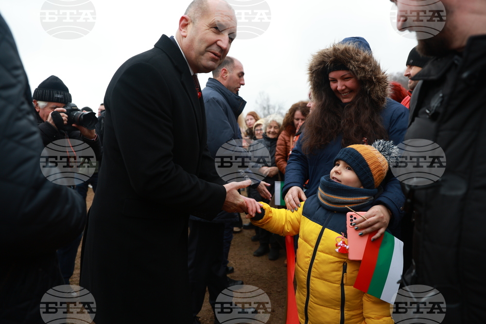 Етрополе - тържествено издигане на българския трибагреник