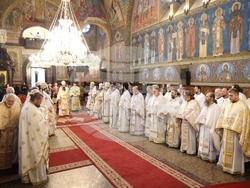 Негово Светейшество българският патриарх и Софийски митрополит Даниил отслужи заупокойна литургия и панихида за една година от кончината на патриах Неофит. Снимка: Българска патриаршия