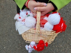 Кюстендил - деца - мартеници