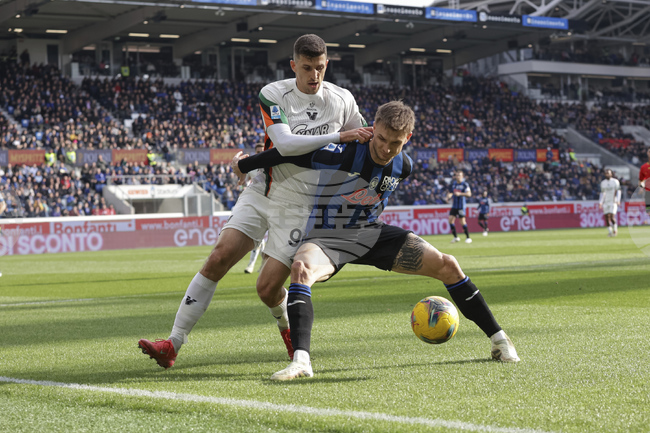 Аталанта сгреши в битката за титлата в Серия А при нулево равенство у дома с предпоследния Венеция
