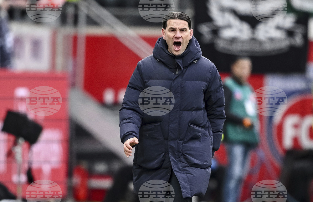 Борусия Мьонхенгладбах обяви официално, че се разделя със старши треньора Херардо Сеоане