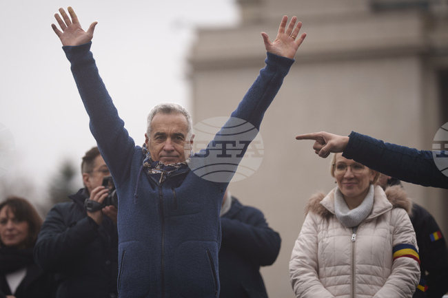 Калин Джорджеску заяви, че се прави опит да бъде блокирана кандидатурата му за президентските избори