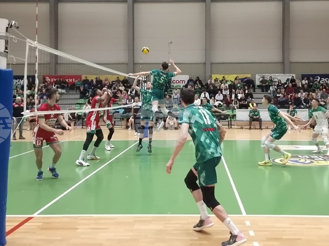 Берое надви Нефтохимик с тайбрек в мъжкото волейболно първенство