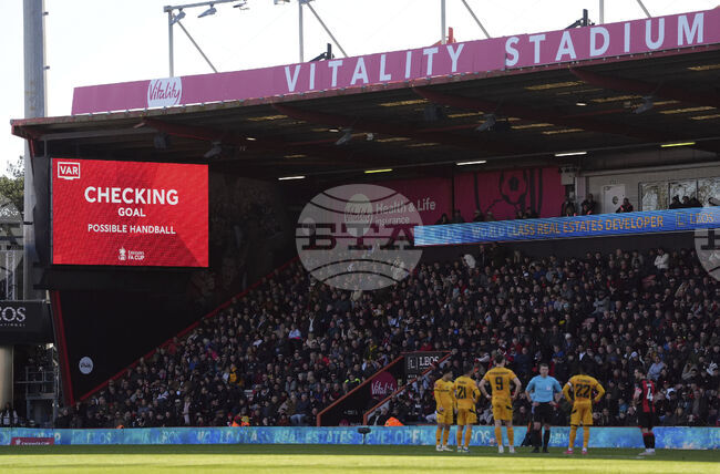 Борнемут ще откупи обратно стадиона си, за да го реновира и разшири