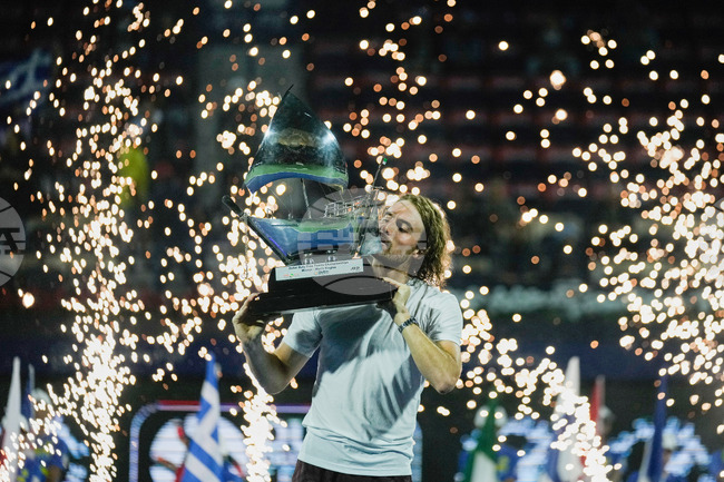 Стефанос Циципас спечели титлата на турнира в Дубай