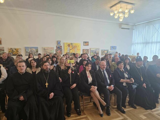Среща с българската общност бе организирана в генералното консулство на България в Одеса по случай националния празник на България