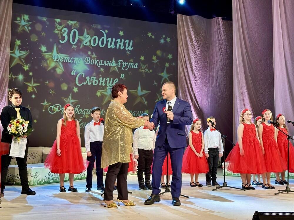 Община Русе: Детска вокална група „Слънце“ отбеляза 30 години от основаването си с впечатляващ концерт