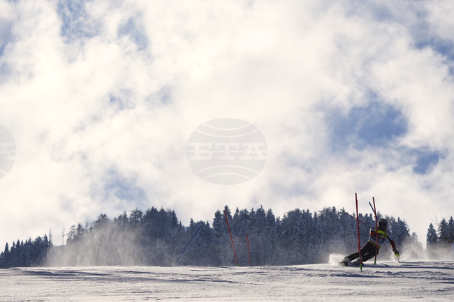 Константин Стоилов и Ева Колева спечелиха слаломите на ФИС за купа "Бороспорт" в Боровец