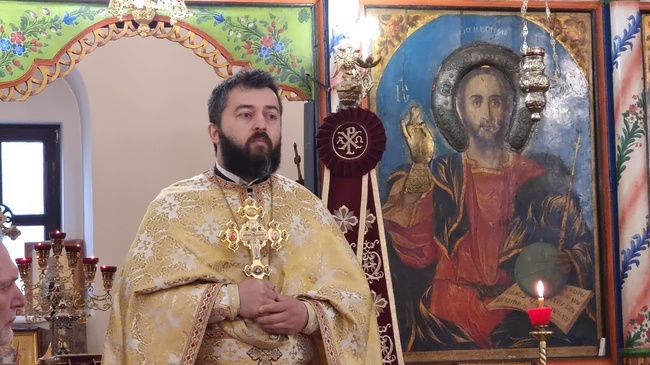 Нашето сърце винаги трябва да бъда отправено към Бога, каза пред миряните в Кюстендил отец Мирослав