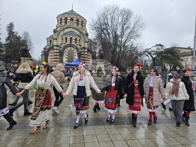 Плевен - кукерски хоровод - шествие Заговезни